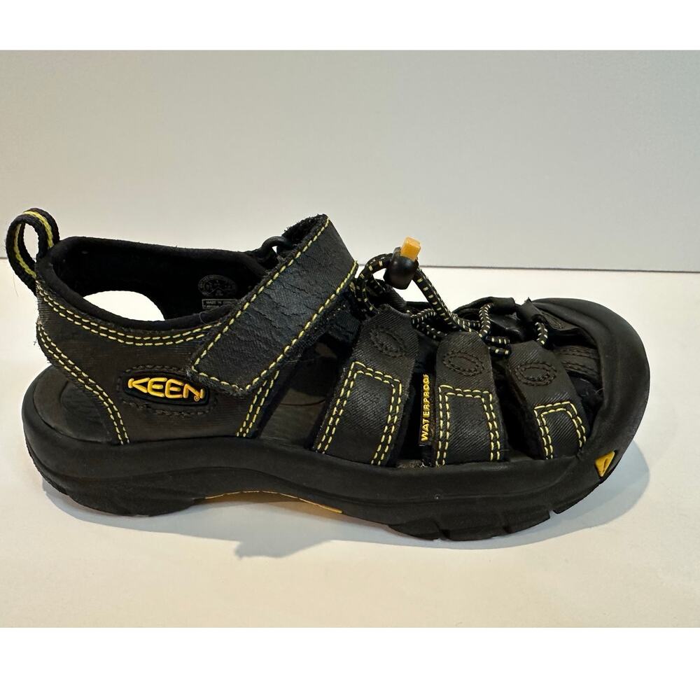 KEEN Newport Waterproof Hiking Sandals Youth Size 1 Black Outdoor Trail Shoes - Picture 2 of 8